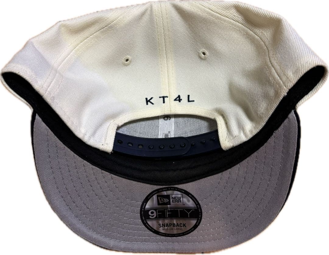 KANDYTOWN スナップバックキャップ ホワイト/ブラック