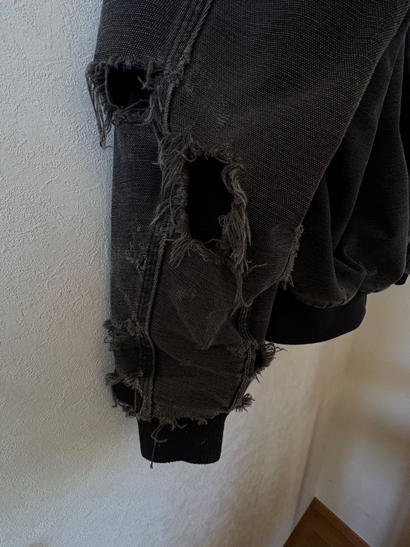 カーハートアクティブダメージ加工ジャケット