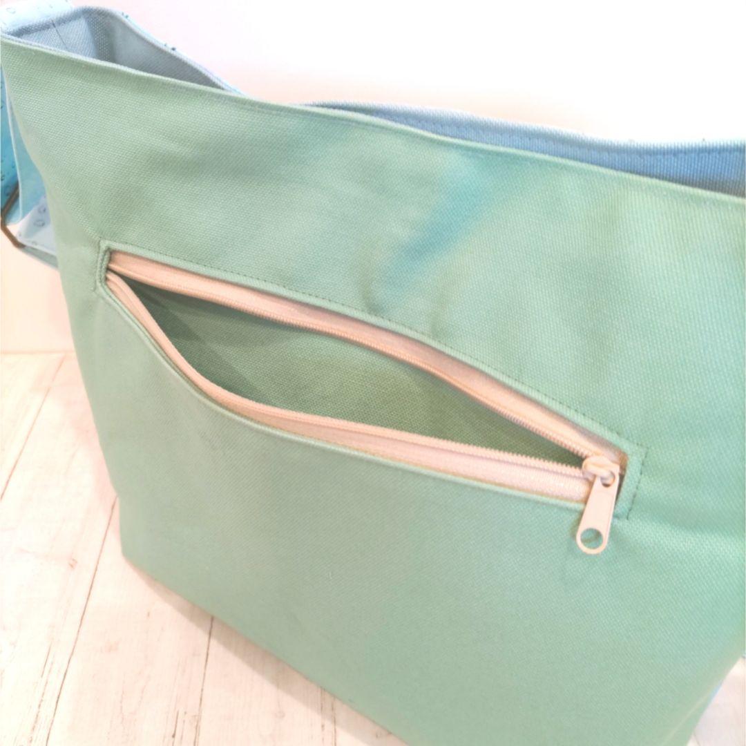 おたま様　仕切りポケット付ショルダーバッグ　ファスナートート　ミニ財布