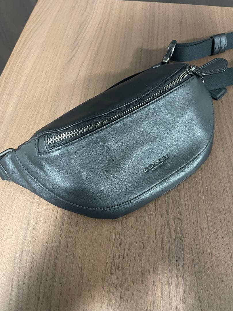 【coach】コーチ　レザー　ボディ　ウエスト　バッグ　ブラック　黒