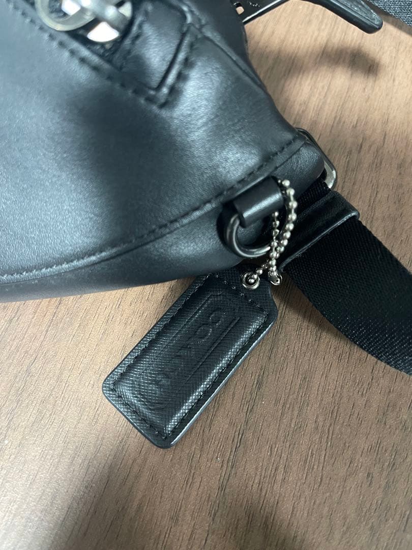 【coach】コーチ　レザー　ボディ　ウエスト　バッグ　ブラック　黒