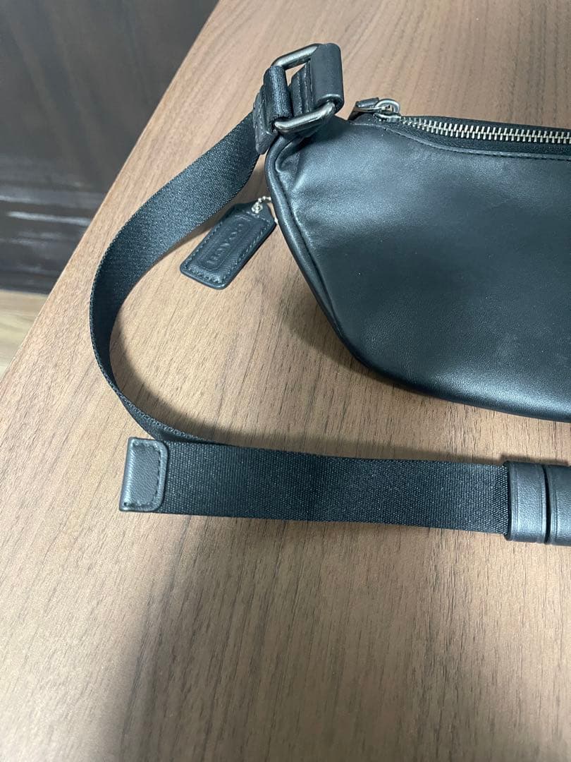 【coach】コーチ　レザー　ボディ　ウエスト　バッグ　ブラック　黒