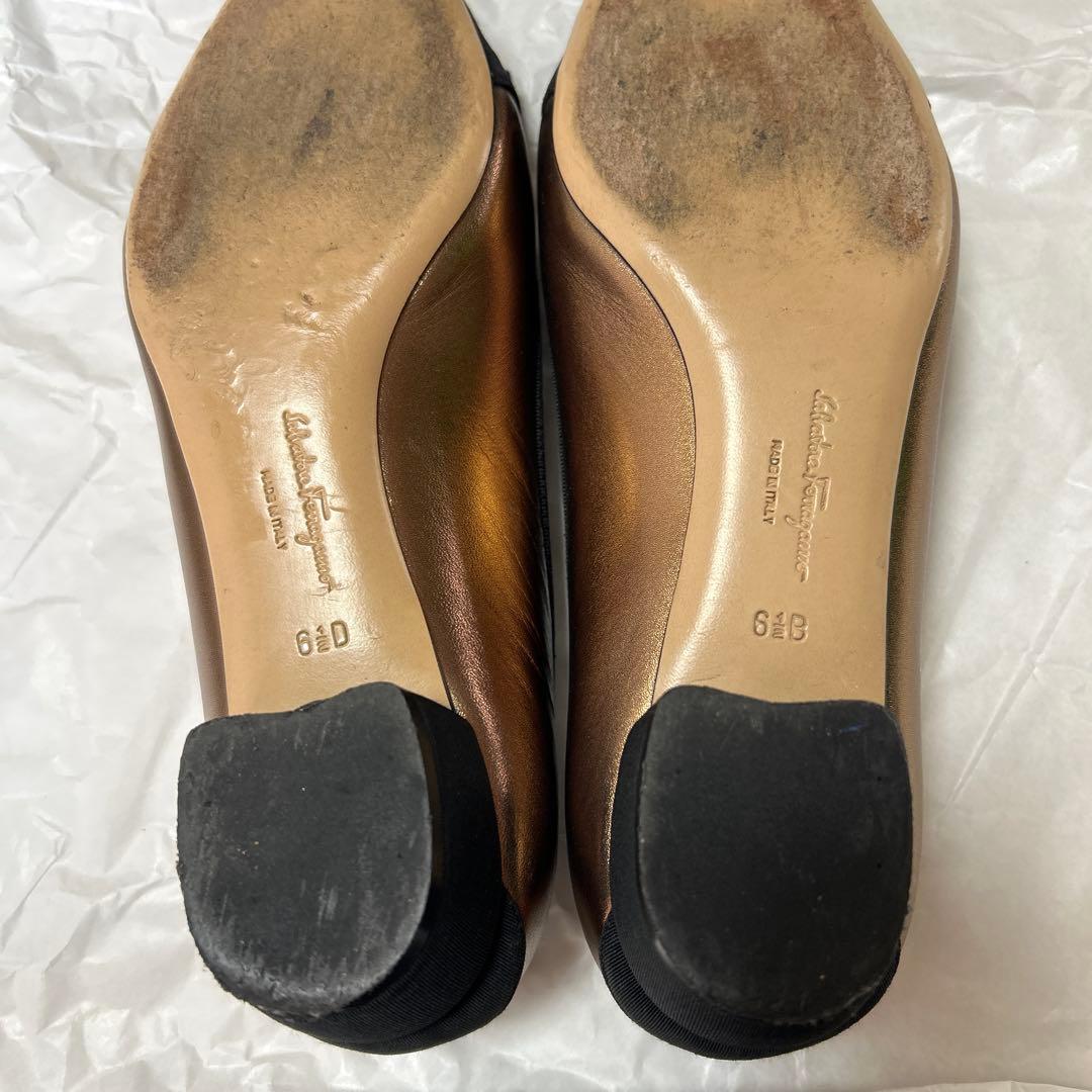 極美品 SalvatoreFerragamo ヴァラリボン パンプス ゴールド