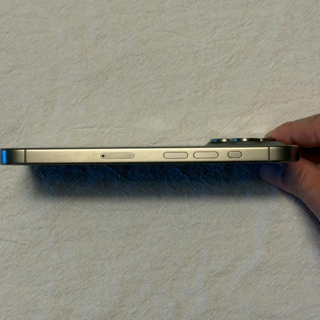 iPhone 15 Pro 256GB SIMフリー ナチュラルチタニウム