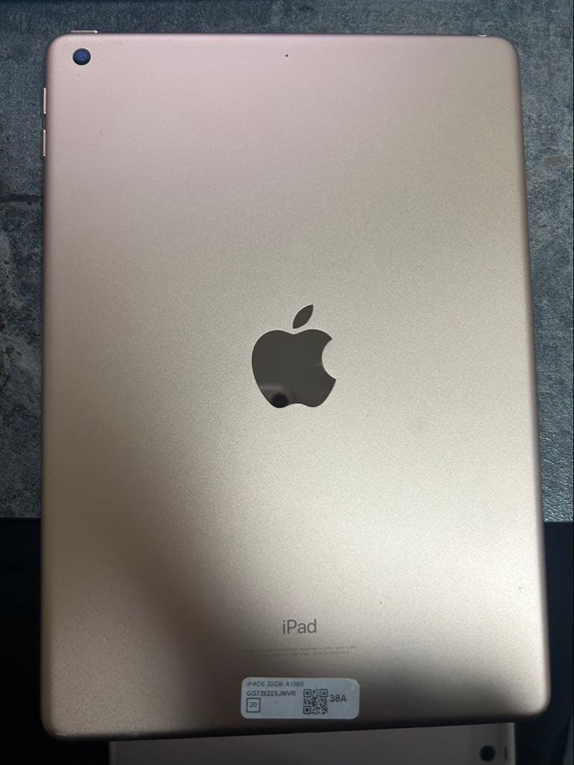 iPad 第6世代 Wi-Fiモデル 32GB ピンク 美品