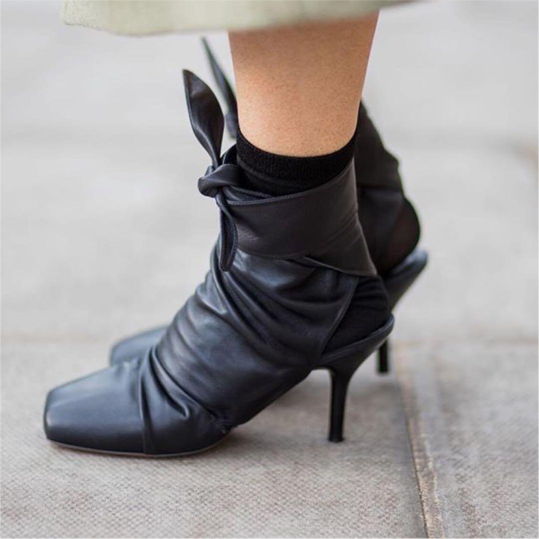 む*う様 CELINE バックレスラップレザーパンプス ブラック