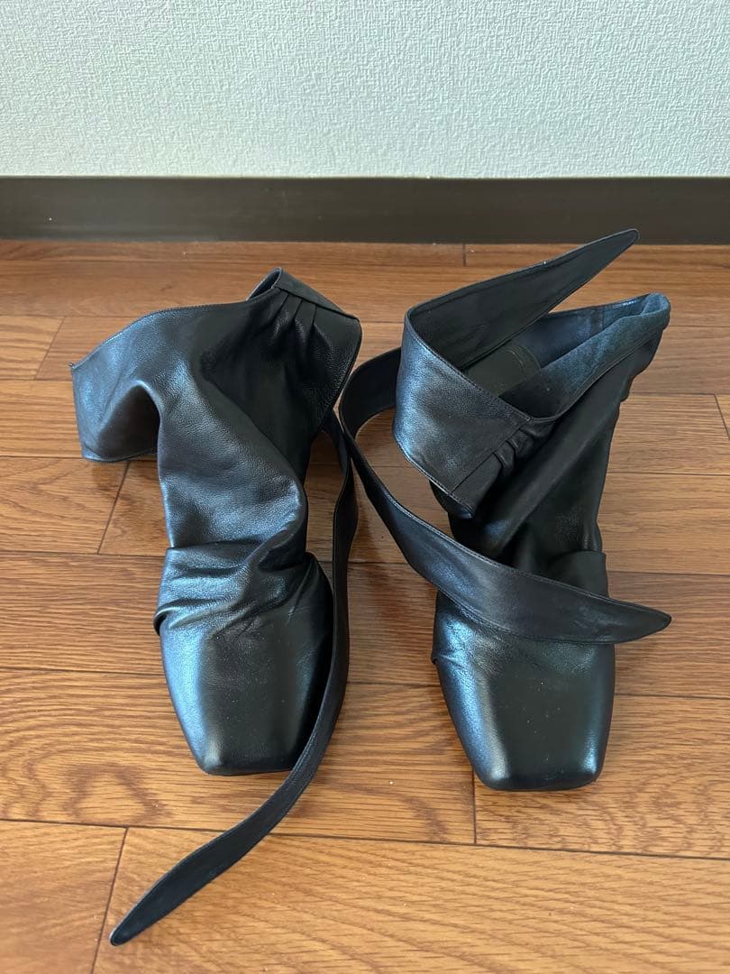 む*う様 CELINE バックレスラップレザーパンプス ブラック