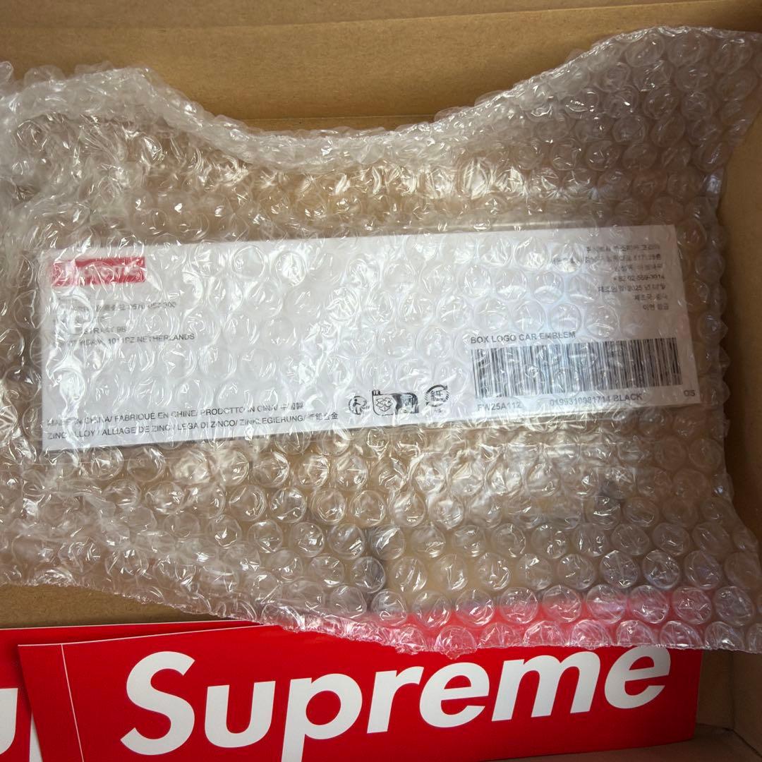 小物 supreme Box Logo Car Emblem black