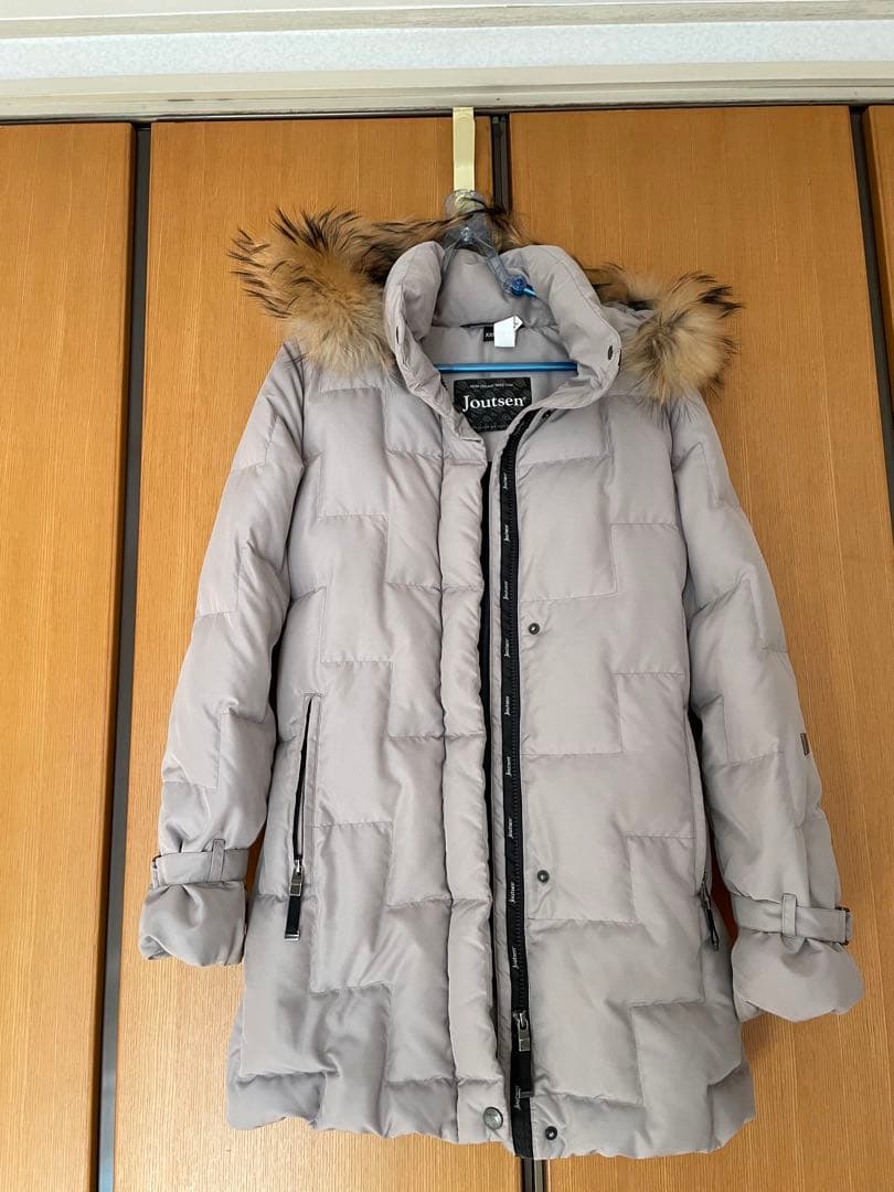 もふもふ【美品】Joutsen フード付きダウンジャケット XXS