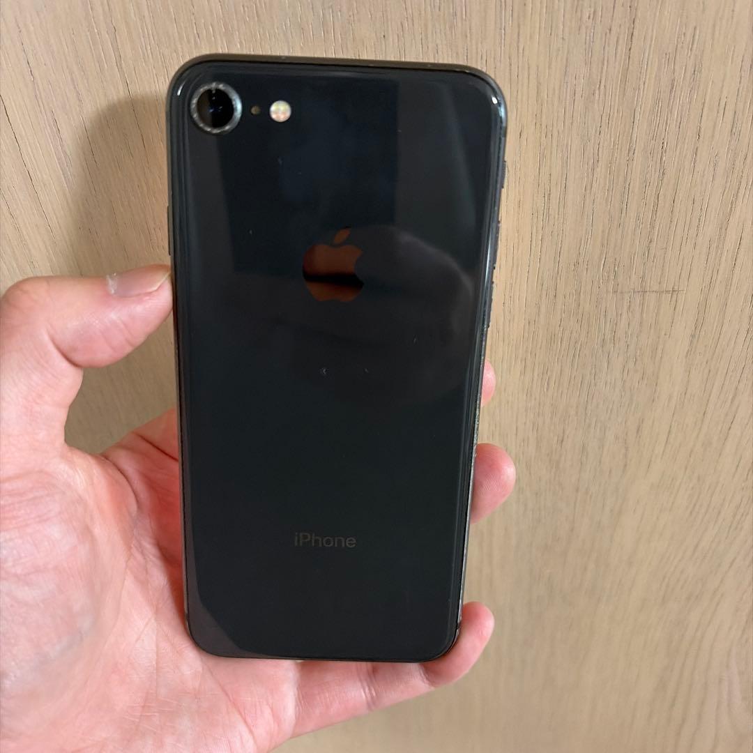 スマートフォン本体 Apple iPhone 8 64GB