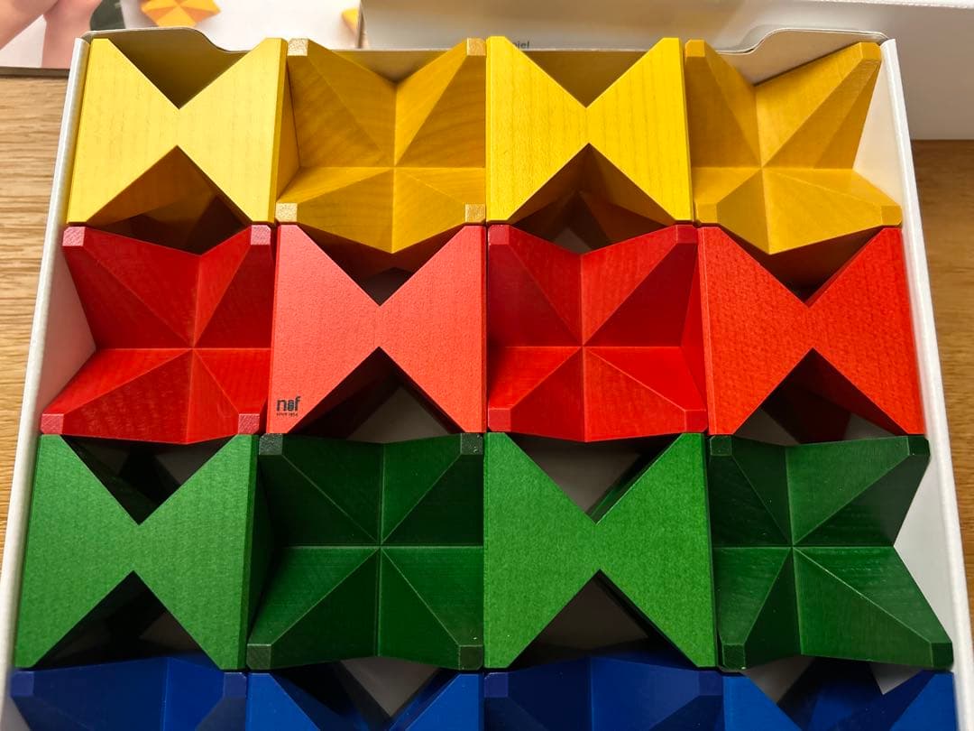 か*ゅ様 Naef Spiel 9401 知育玩具 16ピース