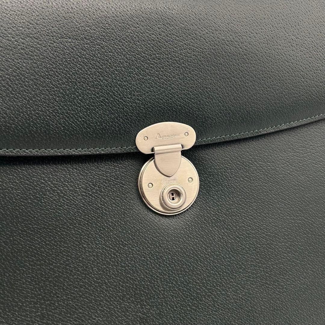 【極美品】　アクアスキュータム　ビジネスバッグ　オールレザー　濃緑　A4　自立