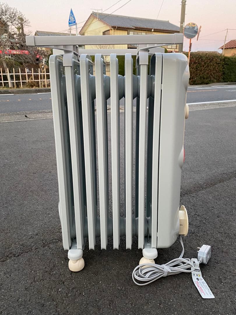 G680 DeLonghi デロンギ オイルヒーター JR0812BR ホワイト