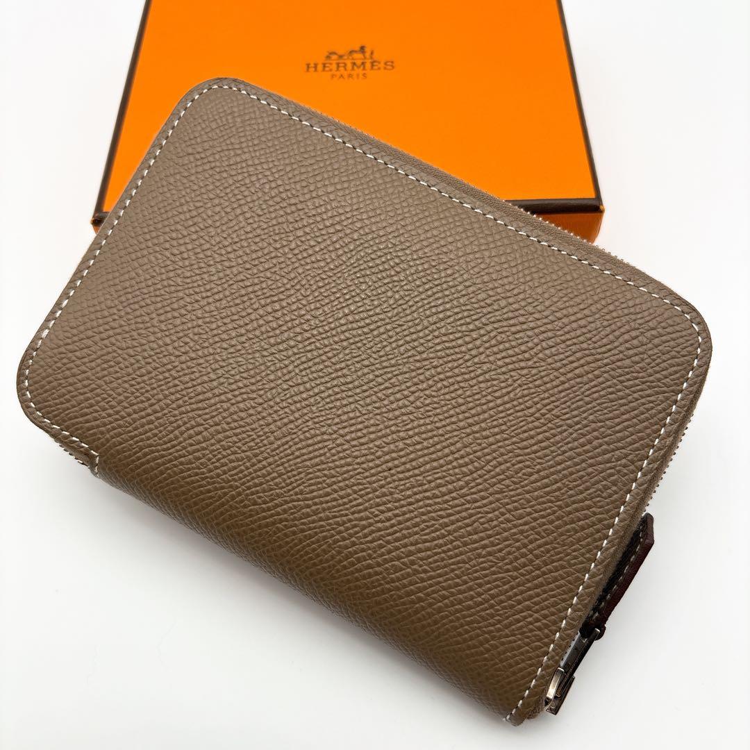 エルメス アザップ バーチカル コンパクト ウォレット　エトゥープ