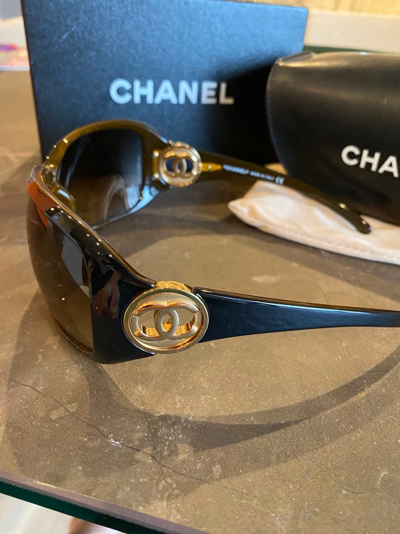 美品 CHANEL サングラス ラウンド型 ロゴ ゴールドロゴ ブラウン