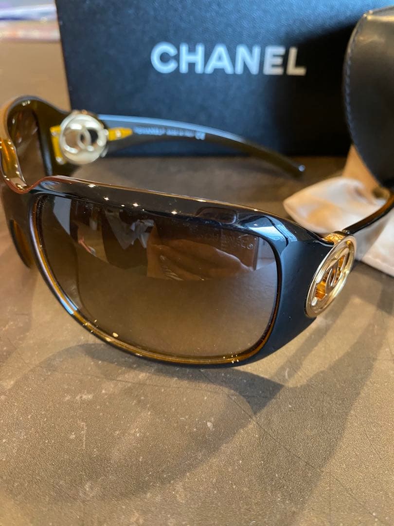 美品 CHANEL サングラス ラウンド型 ロゴ ゴールドロゴ ブラウン