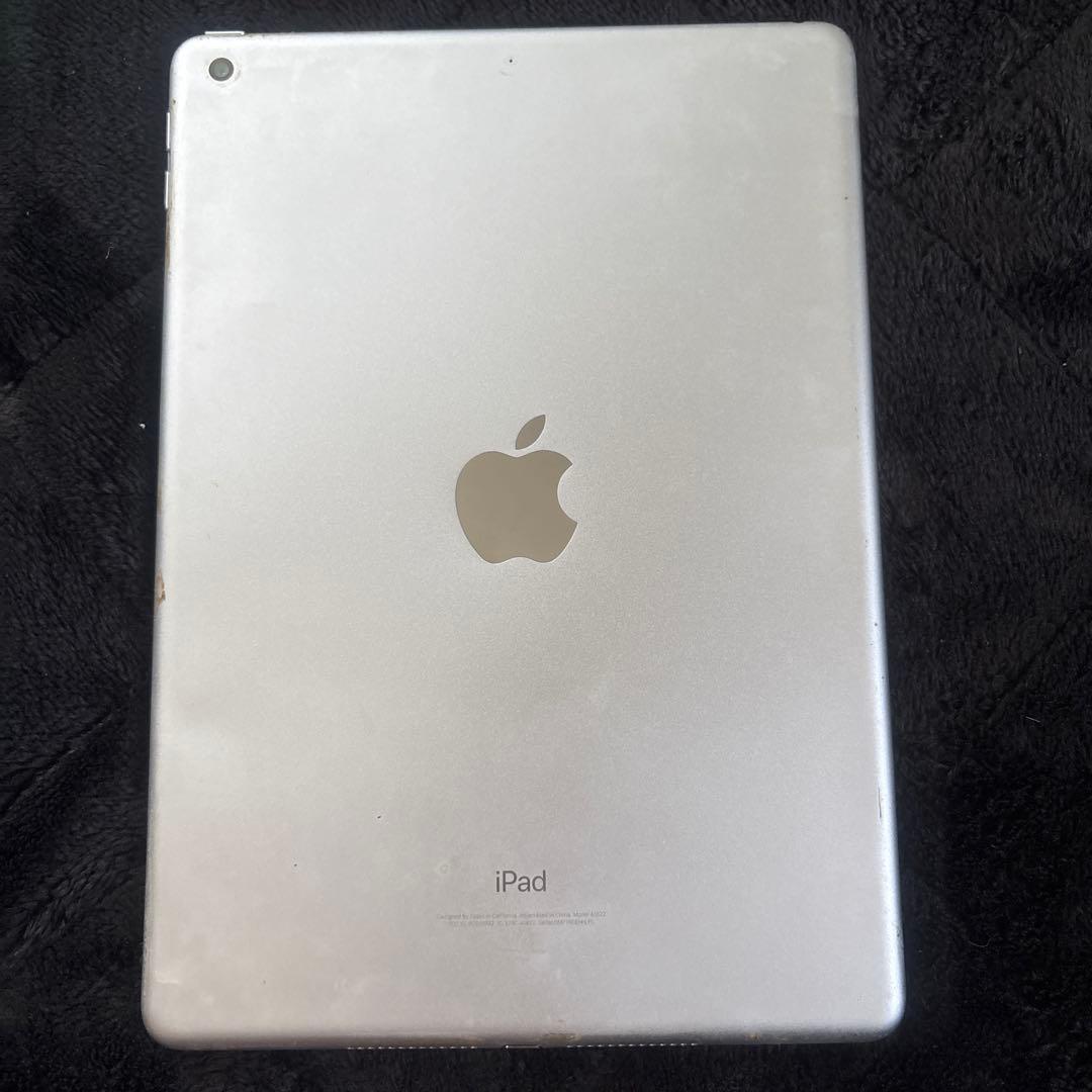 Apple iPad (第5世代)WiFiモデル シルバー