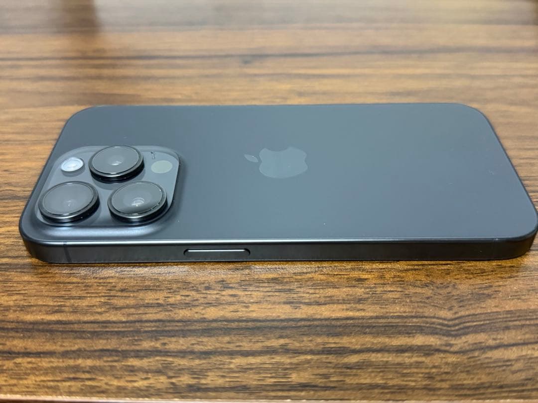 Apple iPhone 15 Pro ナチュラルチタニウム 256GB