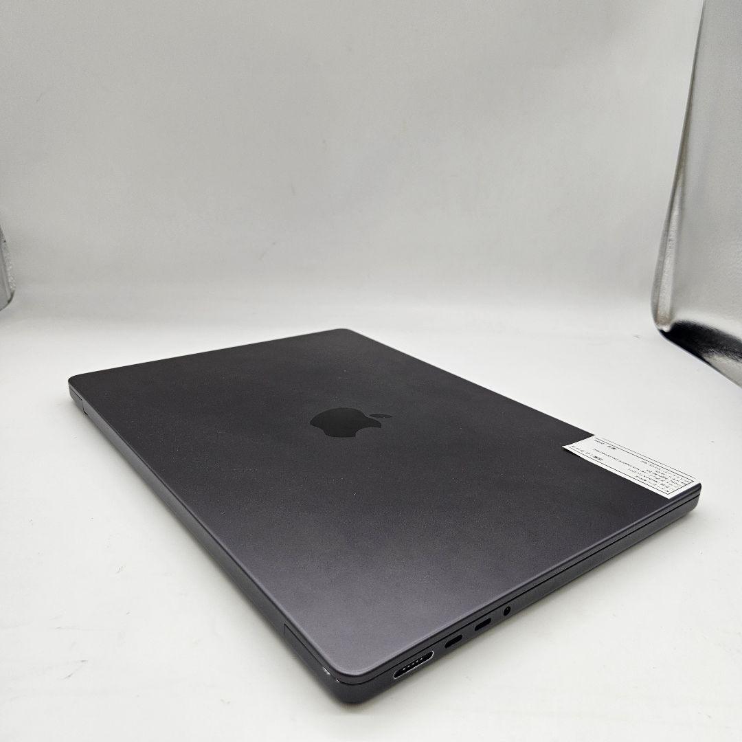 Macbook Pro 2023 14インチ Apple M3 Pro