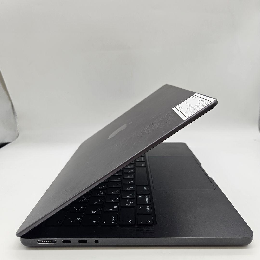 Macbook Pro 2023 14インチ Apple M3 Pro