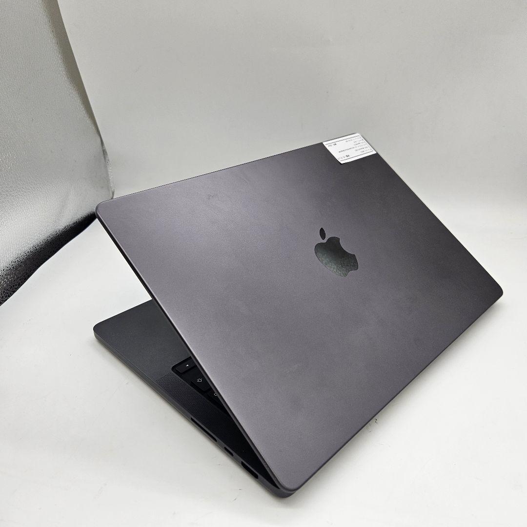 Macbook Pro 2023 14インチ Apple M3 Pro