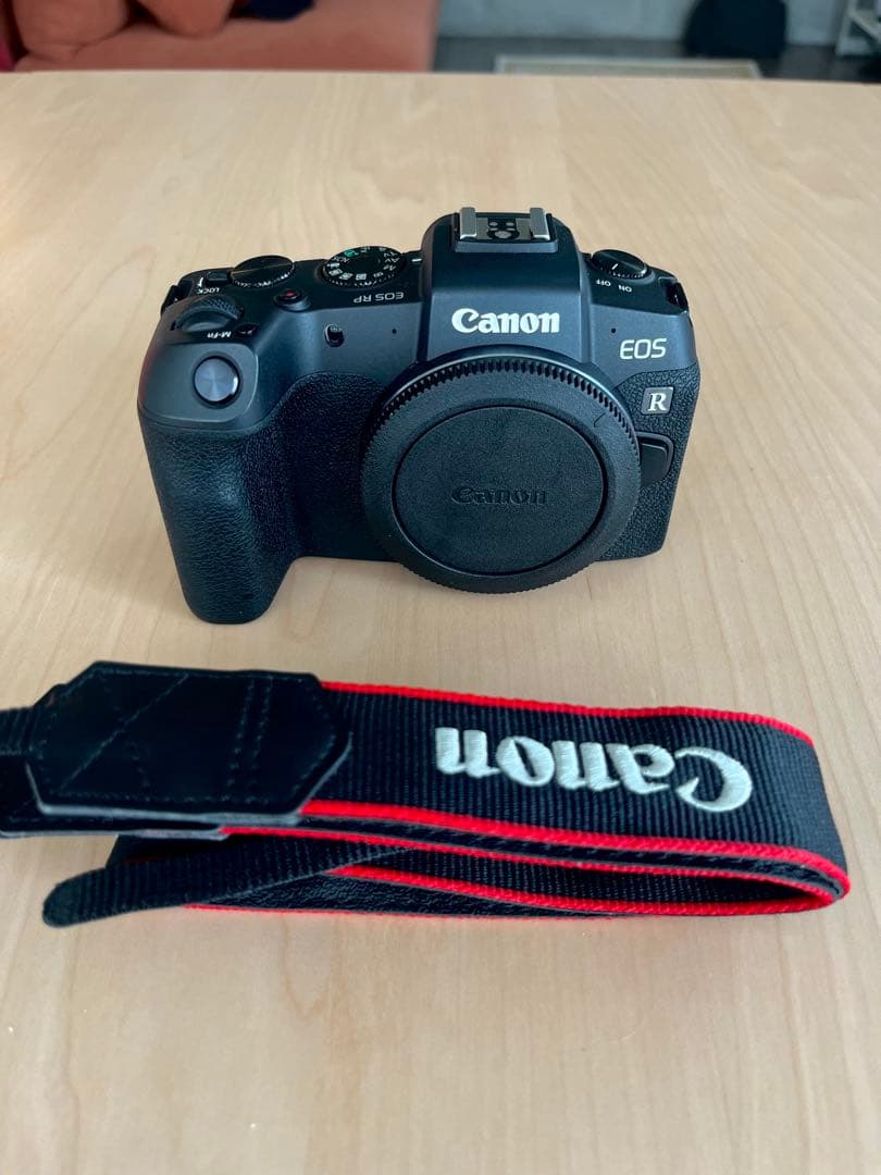 キャノンEOS RP本体フルフレームで超軽量「美品」