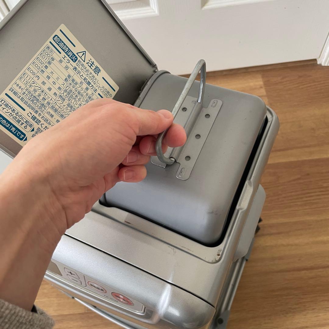 ダイニチ 石油ファンヒーター シルバー