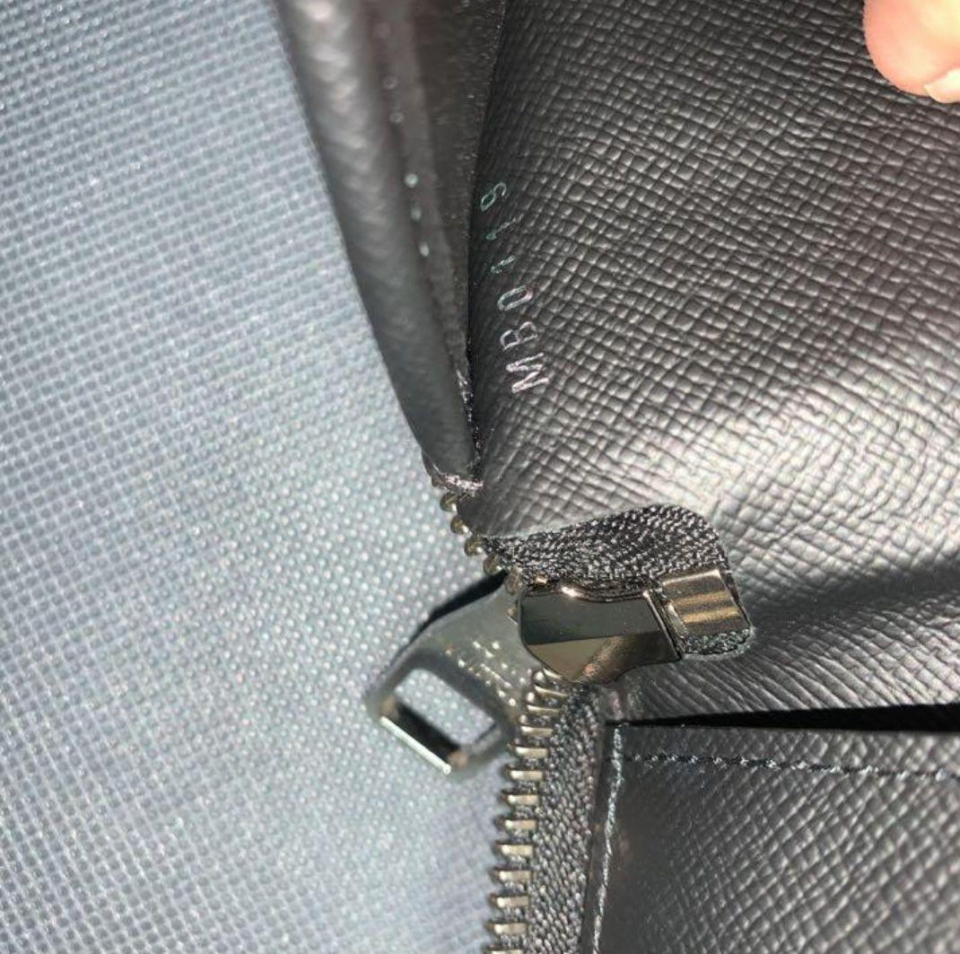 川*記様 ルイヴィトン　モノグラム　エクリプス　ヴェルティカル