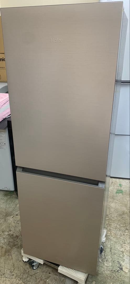 j136 東京神奈川埼玉　送料無料！ Haier 冷蔵庫 201L 2ドア