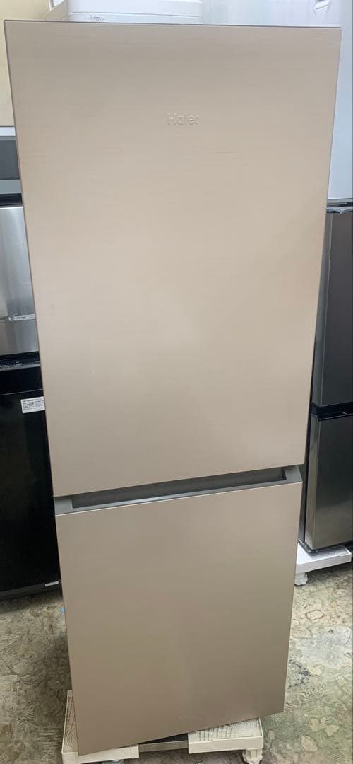 j136 東京神奈川埼玉　送料無料！ Haier 冷蔵庫 201L 2ドア