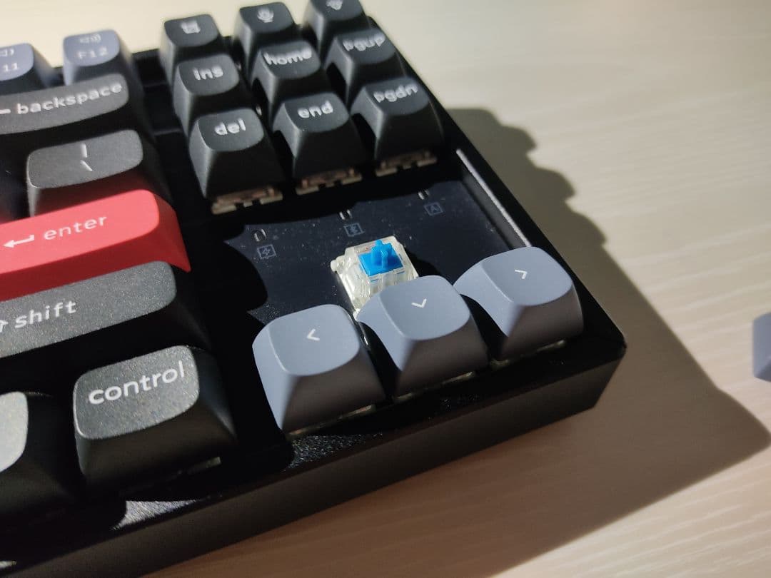 Keychron K8 Pro(青軸)+純正キャリングケース+純正パームレスト