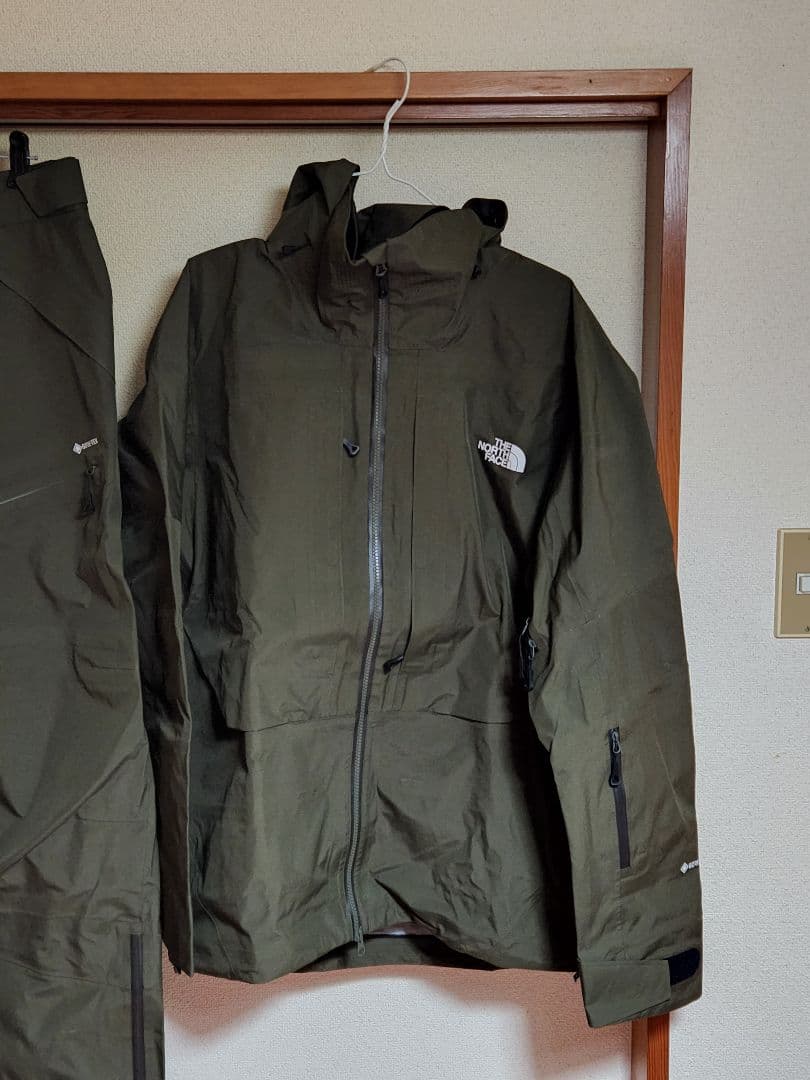 THE 　NORTH 　FACE　ゴアテックス　上下セット　未使用品