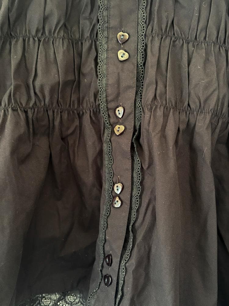 BABY, THE STARS SHINE BRIGHT黒 シャーリングブラウス