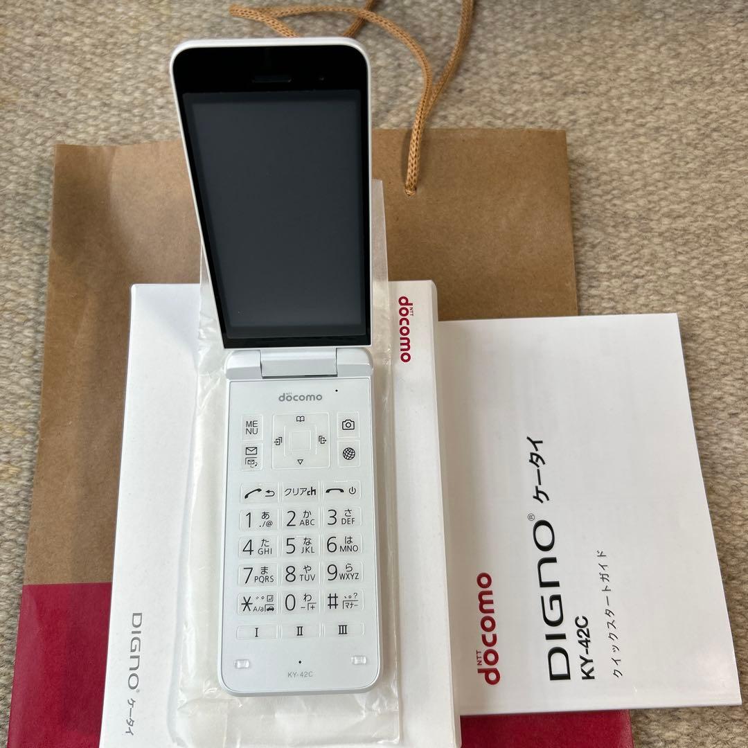 docomo DIGNO KY-42C ホワイト　折りたたみガラホ