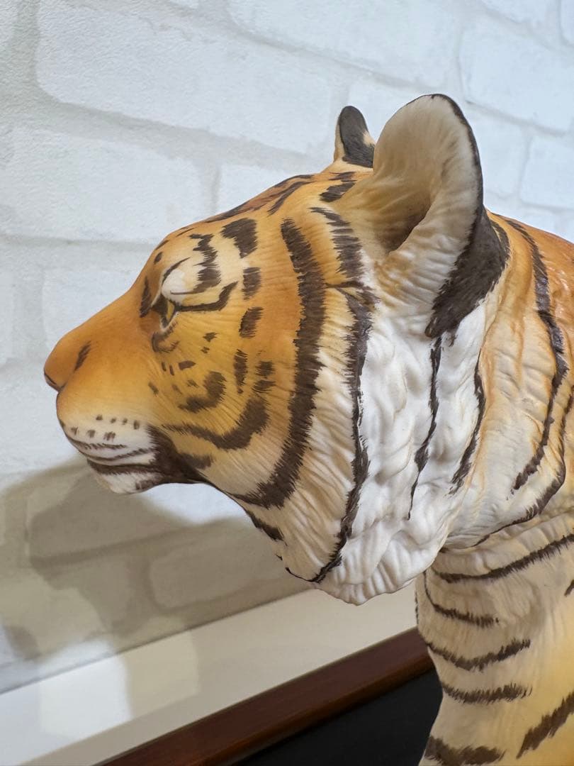 ベンガルトラ　トラの彫刻 フランクリン　ミント　台付