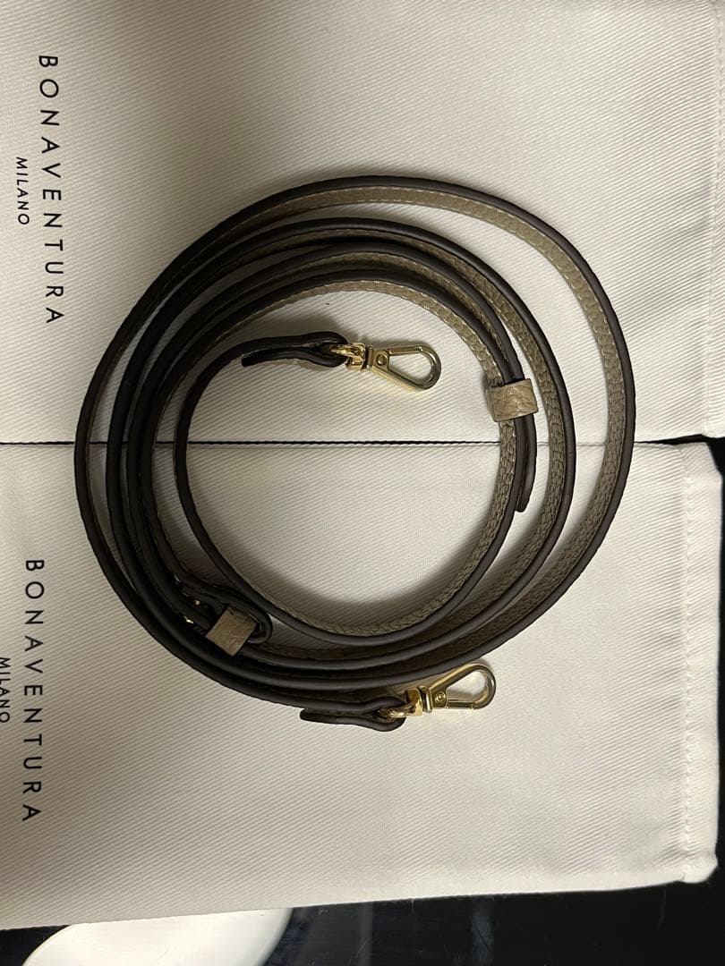 クリーニング後未使用　BONAVENTURA iPhone13 ケース