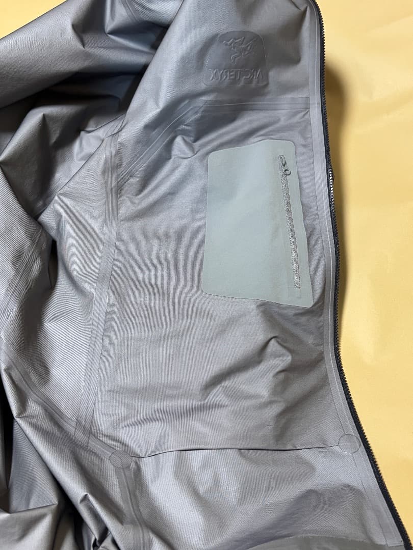 2023年モデル アークテリクス ベータジャケット　ブラックサファイア