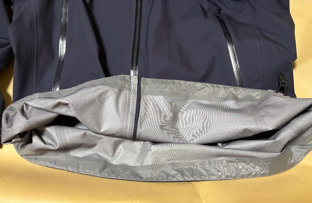 2023年モデル アークテリクス ベータジャケット　ブラックサファイア