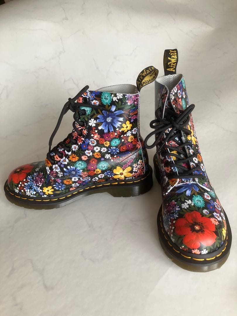 【未使用級】Dr.Martin　ドクターマーチン　花柄ブーツ US5 24cm