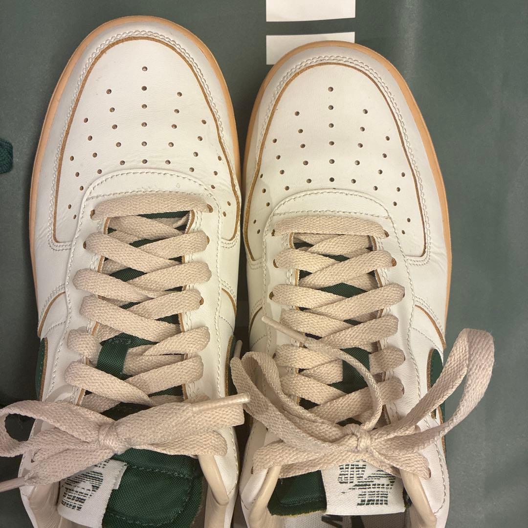 NIKE WMNS AIR FORCE 1 07 LV8 ナイキエアフォースワン