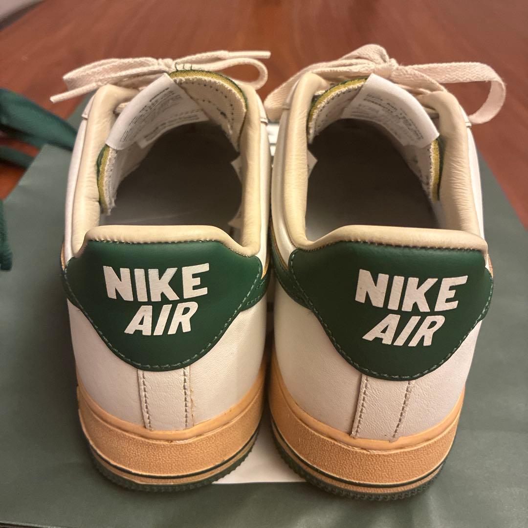 NIKE WMNS AIR FORCE 1 07 LV8 ナイキエアフォースワン