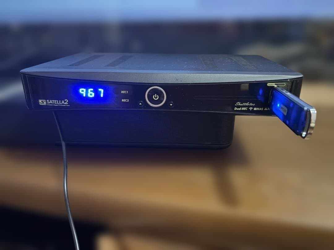 極美品！SATELLA2 デジタルFTAダブルチューナー