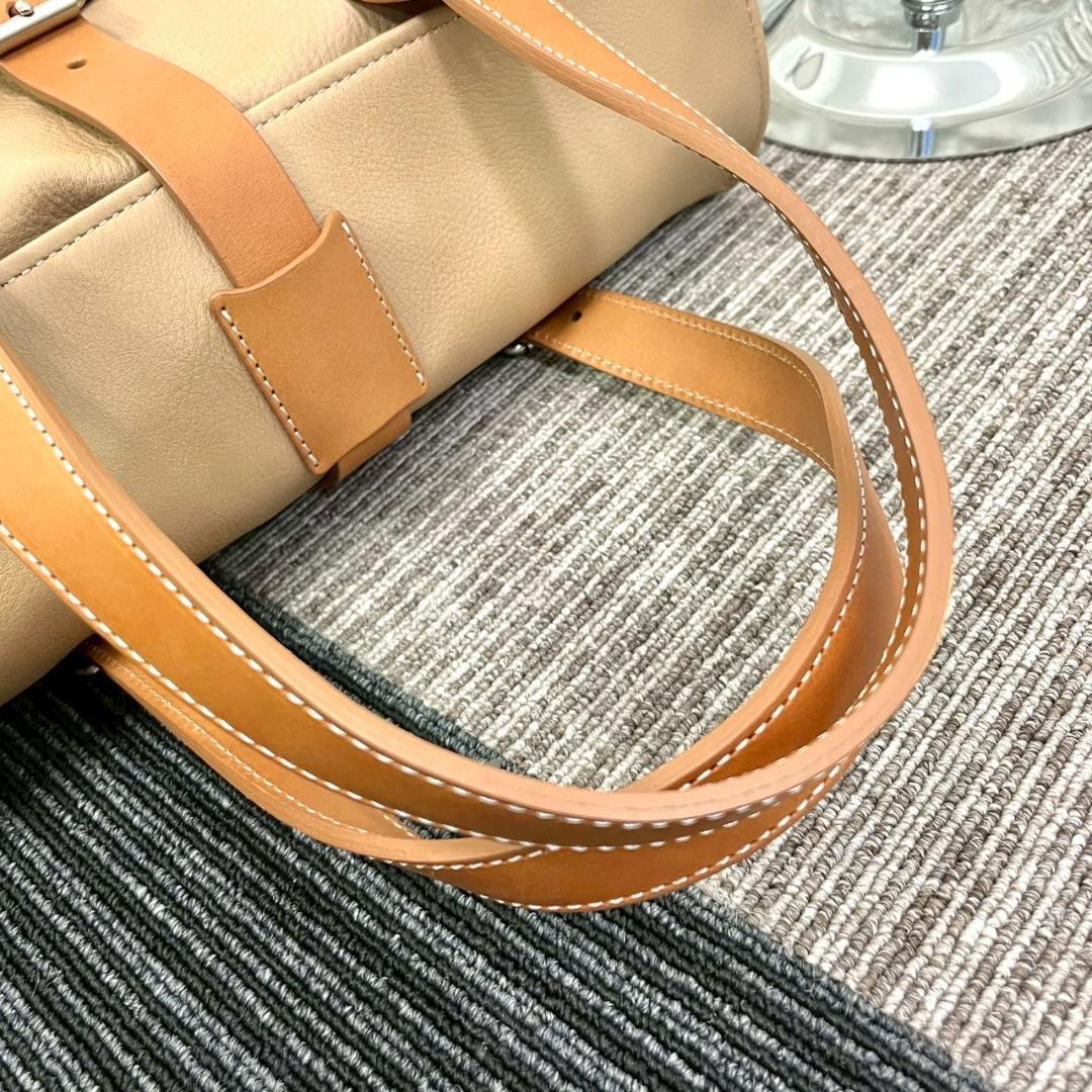 未使用　土屋鞄　ハーネス　ミニボストンバック　牛革　ベルト　ベージュ