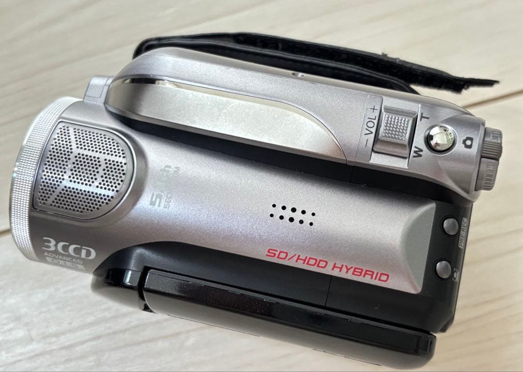 美品　Panasonic デジタルフルハイビジョンビデオカメラ HDC-HS9