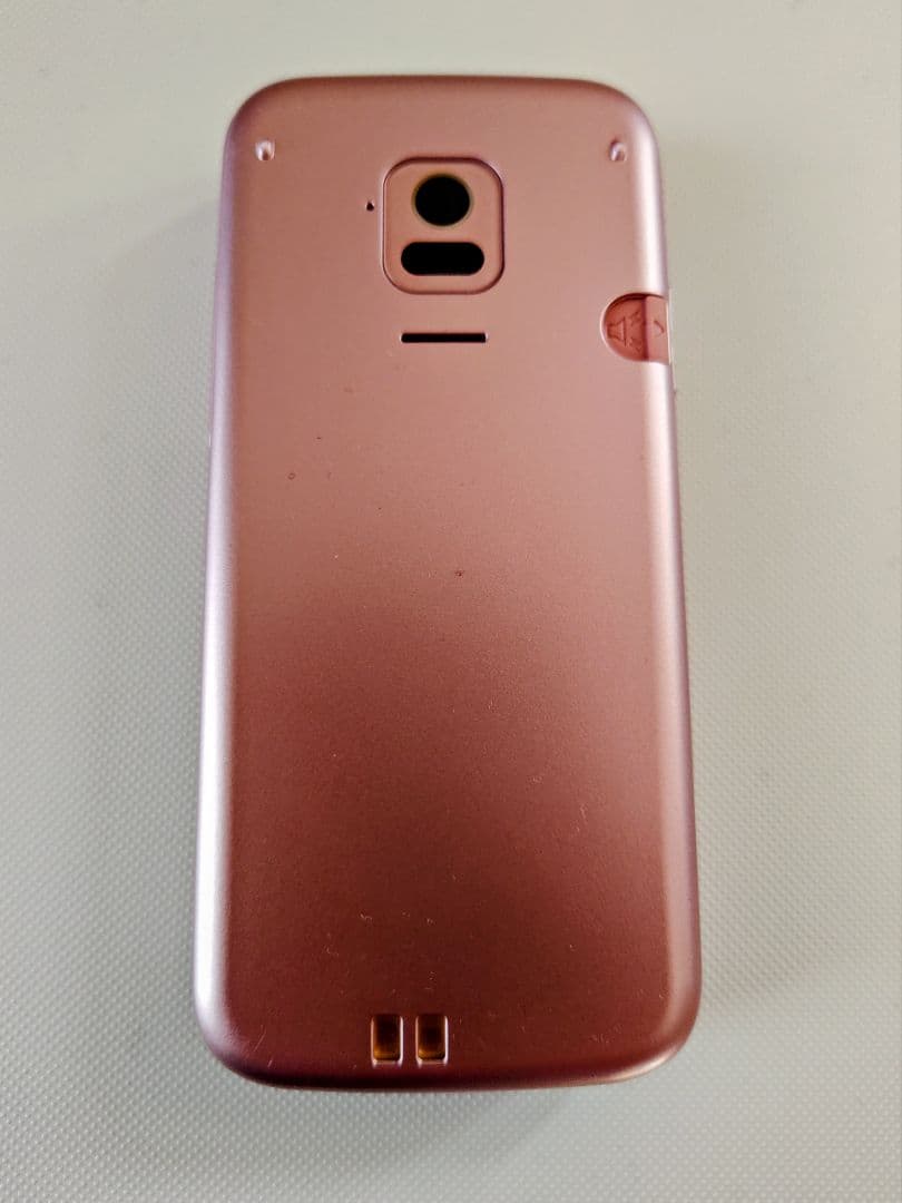 ピンク 折りたたみ式 携帯電話 F-01M