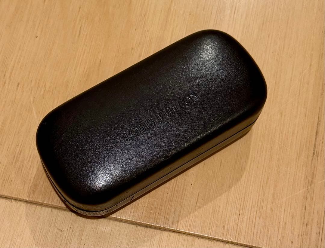 LOUIS VUITTON レッド サングラス