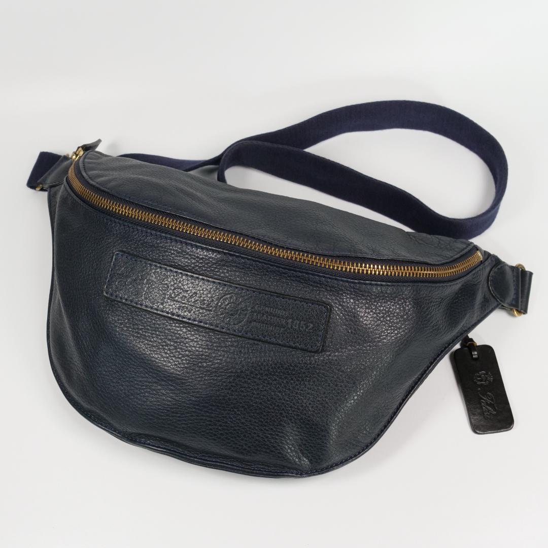 極美品✨フェリージ 1052 オールレザー ボディバッグ ネイビー シボ革