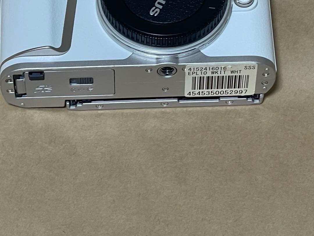 展示品　OLYMPUS PEN E-PL10 ホワイト　ダブルズームキット