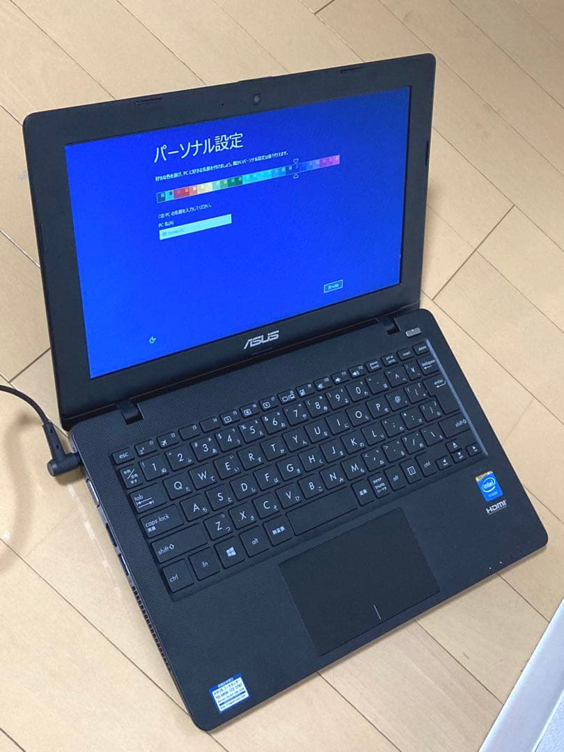 ASUS ノートパソコン x200m 黒色