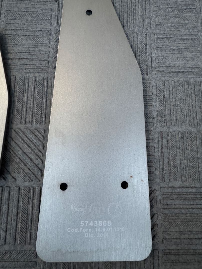 アバルト アルミペダルセット&フットプレート